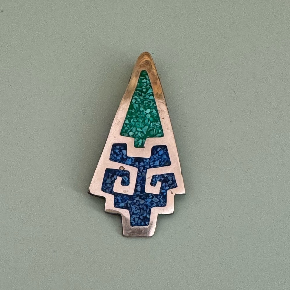 Southwest pendant with crushed stone inlay